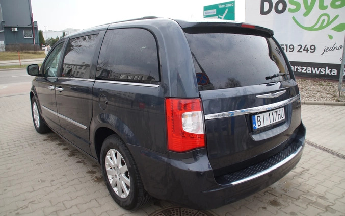 Chrysler Town &amp; Country cena 54999 przebieg: 142000, rok produkcji 2014 z Białystok małe 172